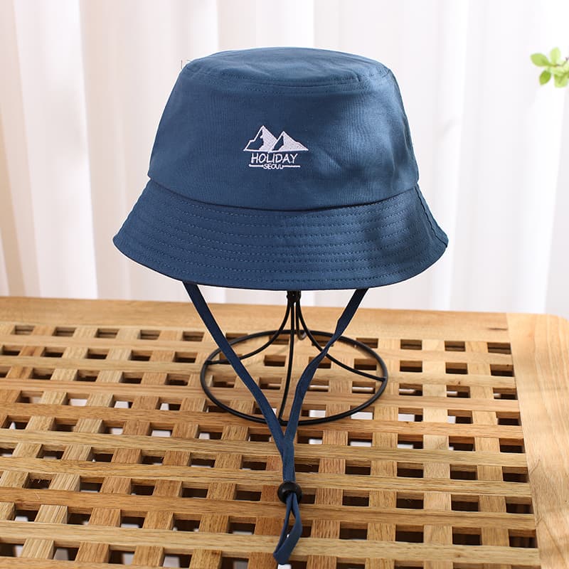 バケットハット 山岳刺繍入り紐付きバケットハット
