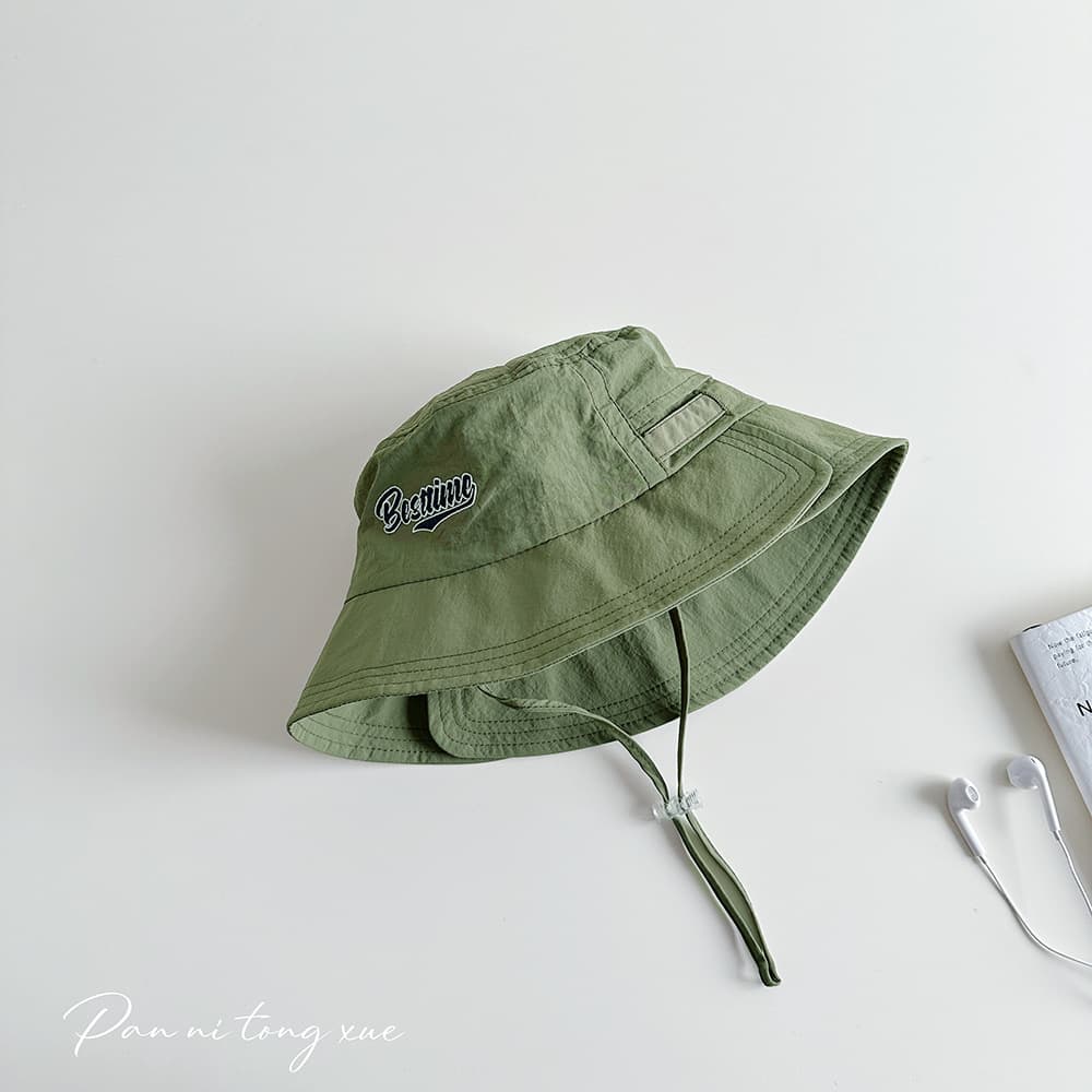 バケットハット ベビー用　シンプル刺繍入り紐付きバケットハット